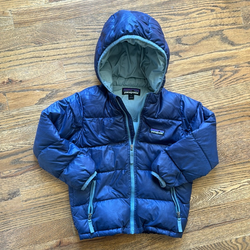 Patagonia Puffer Jacket. Navy Blue. Size 4T